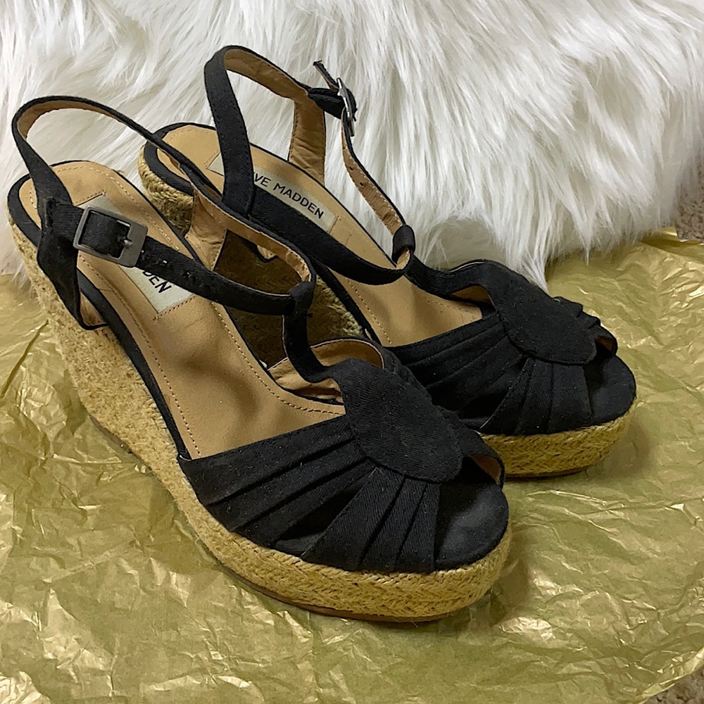 Steve Madden black platform sandals